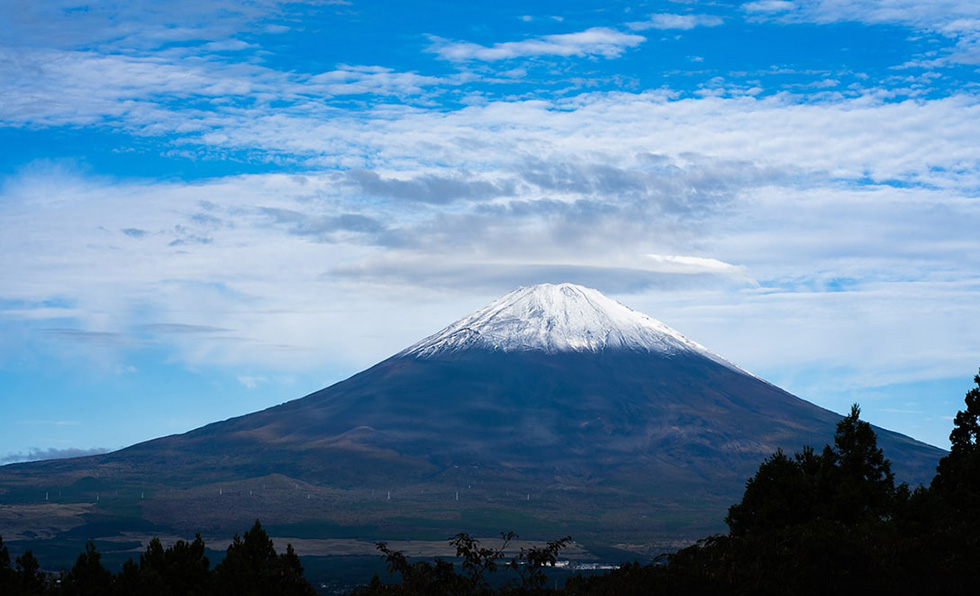 目の前に広がる壮大な富士山